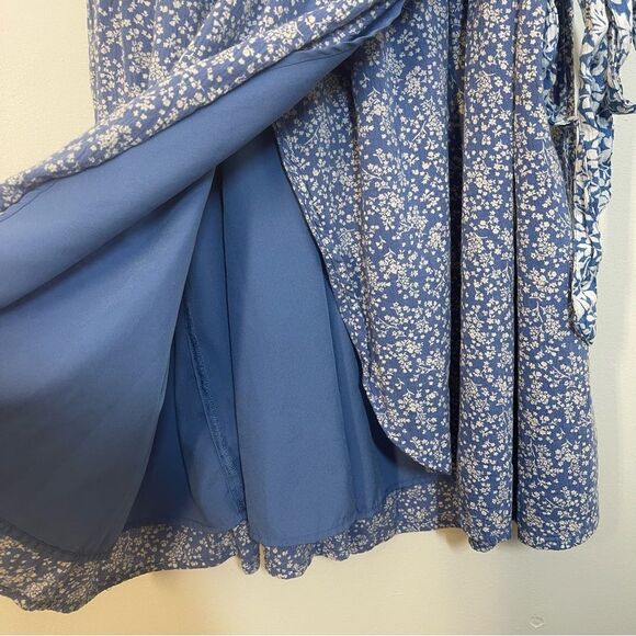 American Eagle Outfitters Floral Mix Short Sleeve Wrap Dress Size Medium - Picture 10 of 16